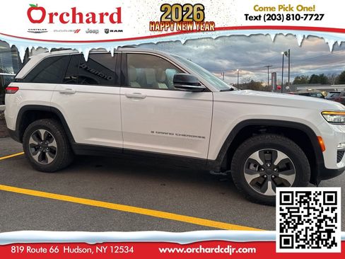 Used 2022 Jeep Grand Cherokee Limited 4xe image 16