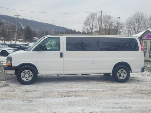 Used 2016 Chevrolet Express 3500 LT w/ LT Preferred Equipment Group image 5