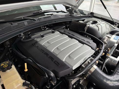 Used 2018 Chevrolet Camaro SS image 60