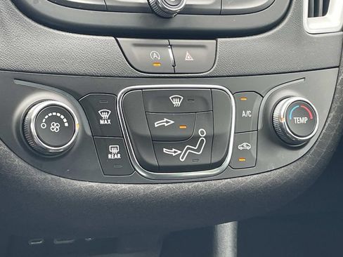 Used 2023 Chevrolet Malibu LS FWD image 19