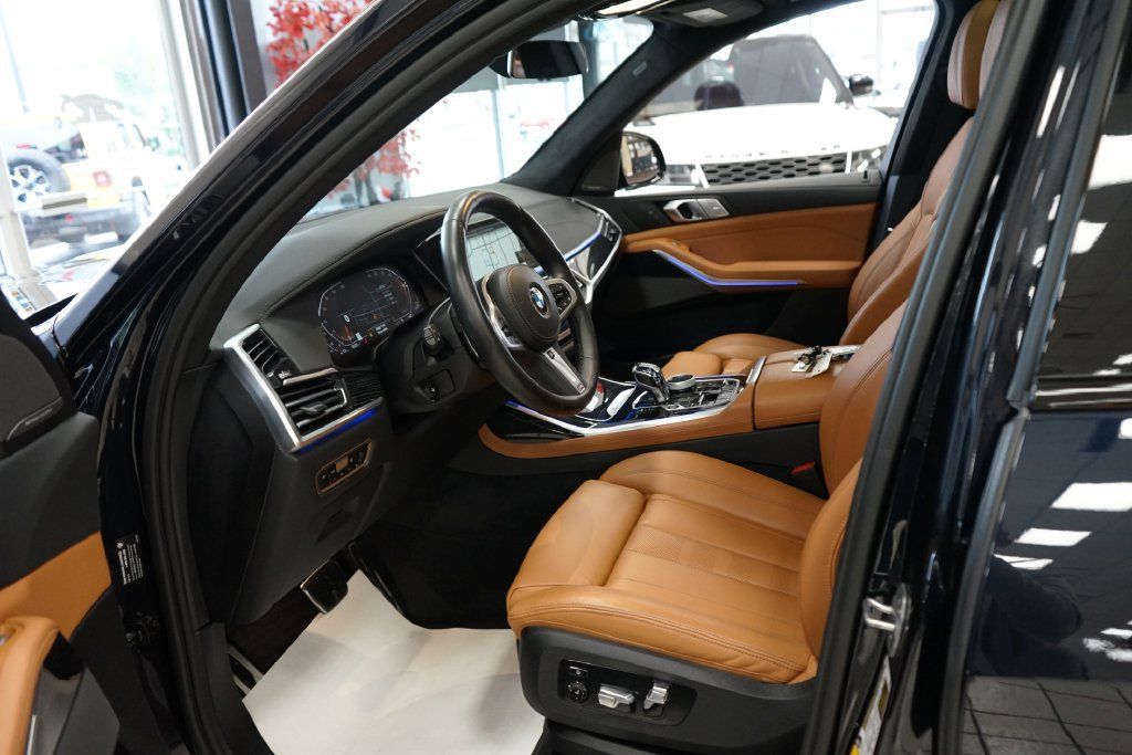 Used 2022 BMW X7 xDrive40i w/ M Sport Package AWD/4WD image 31