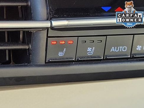 Used 2022 Toyota Sienna Platinum image 30