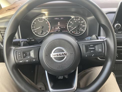 Used 2021 Nissan Rogue S image 11