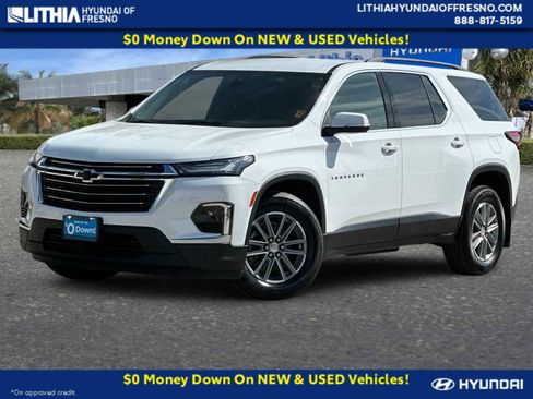 Used 2022 Chevrolet Traverse LT image 1