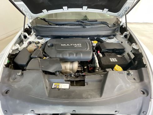 Used 2016 Jeep Cherokee Limited FWD image 24