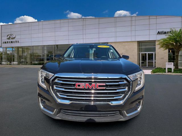 Used 2024 GMC Terrain SLT AWD/4WD image 3