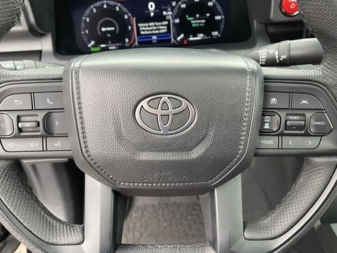 Certified 2025 Toyota Tacoma TRD Pro AWD/4WD image 24