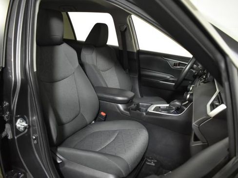 Used 2021 Toyota RAV4 XLE w/ XLE Grade Weather Package image 32