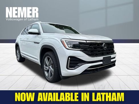 Used 2024 Volkswagen Atlas Cross Sport SEL R-Line AWD/4WD image 5