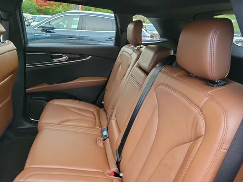Certified 2022 Lincoln Nautilus Reserve FWD image 13