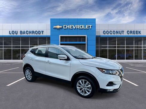 Used 2022 Nissan Rogue Sport SV w/ Technology Package AWD/4WD image 2