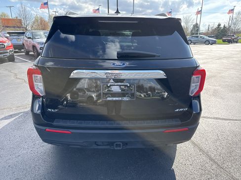 Certified 2023 Ford Explorer XLT w/ Class IV Trailer Tow Package image 8