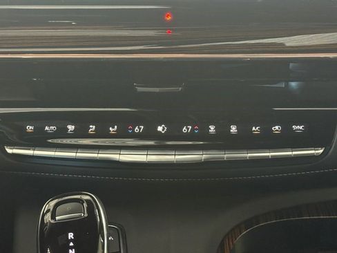 Certified 2024 Cadillac Escalade Premium Luxury RWD image 4