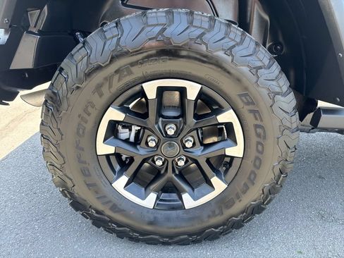 Certified 2025 Jeep Wrangler Unlimited Rubicon 4xe w/ Convenience Group AWD/4WD image 11