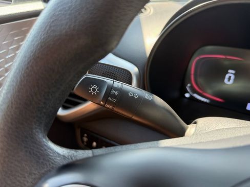 Used 2025 Kia Soul LX w/ LX Technology Package FWD image 32