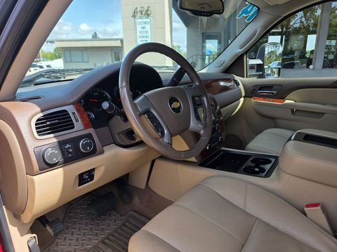 Used 2014 Chevrolet Silverado 2500 LTZ w/ LTZ Plus Package image 9