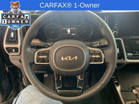 Used 2023 Kia Sorento S image 5