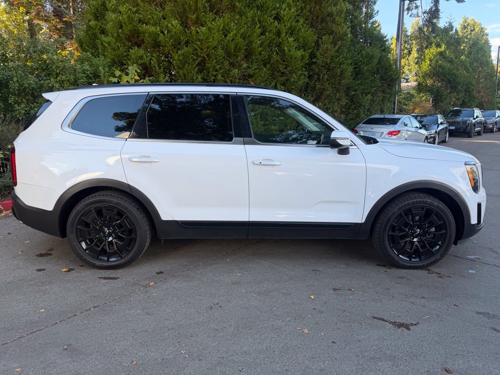 Used 2022 Kia Telluride EX w/ EX Premium Package AWD/4WD image 2