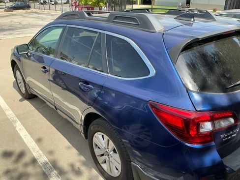 Used 2017 Subaru Outback 2.5i Premium AWD/4WD image 6