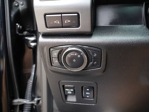 Used 2018 Ford F150 XLT w/ Equipment Group 302A Luxury AWD/4WD image 38