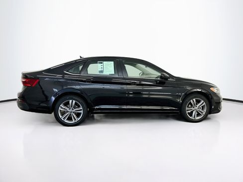 Used 2024 Volkswagen Jetta SE FWD image 10