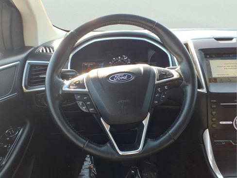 Used 2017 Ford Edge Titanium w/ Technology Package AWD/4WD image 15