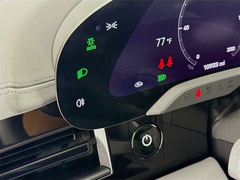 Used 2023 Porsche Taycan 4S image 14