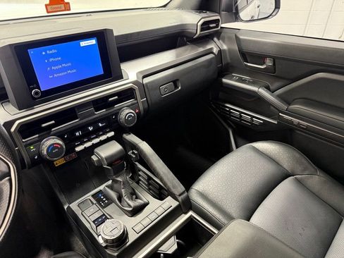 Used 2025 Toyota 4Runner TRD Off-Road image 12