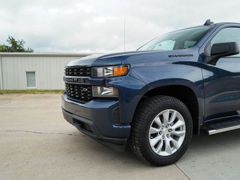 Used 2021 Chevrolet Silverado 1500 Custom w/ LPO, Dark Essentials Package AWD/4WD image 17