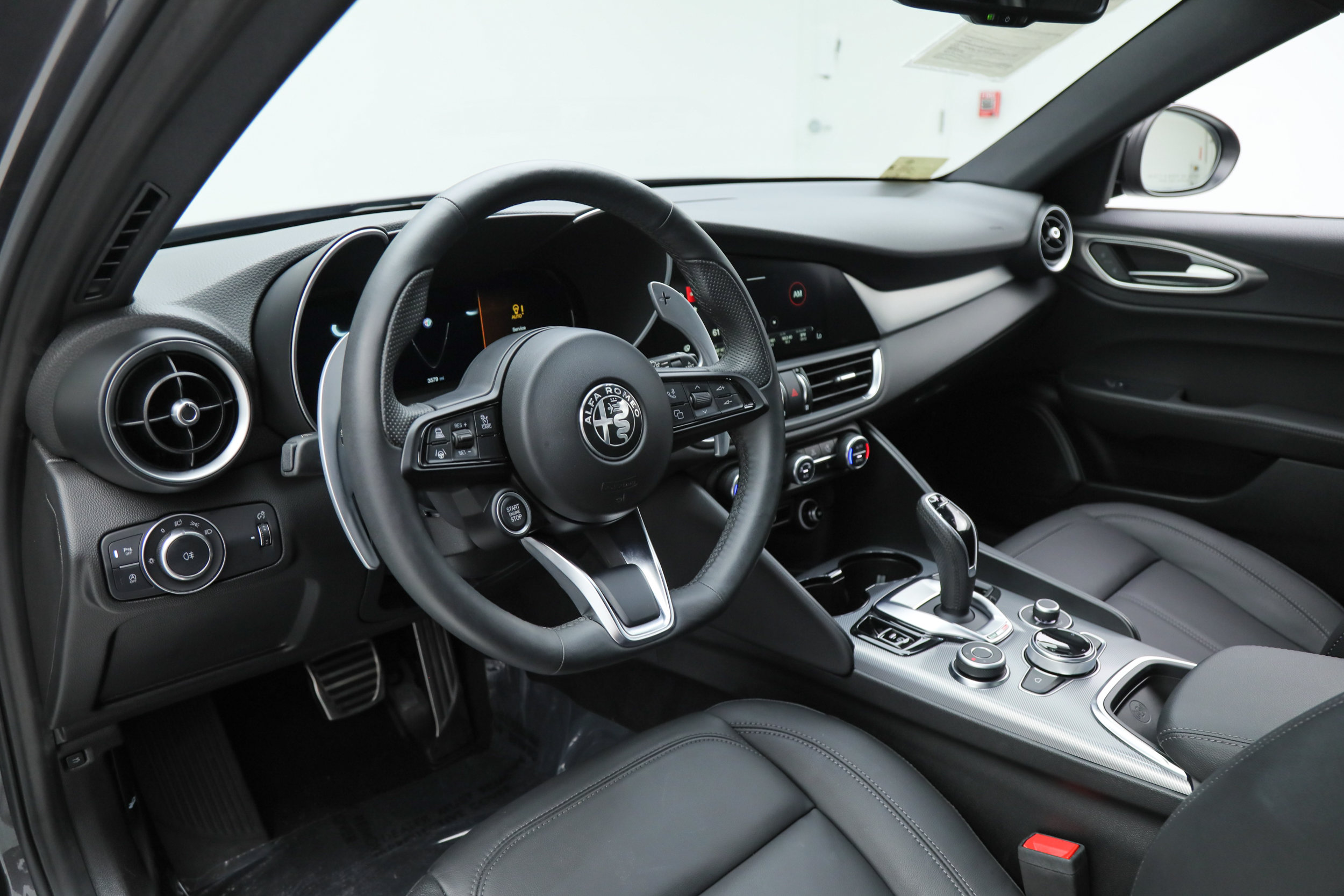 Used 2025 Alfa Romeo Giulia w/ Driving Assist Package RWD image 19