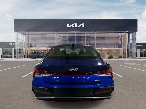 Used 2024 Hyundai Elantra Limited image 7