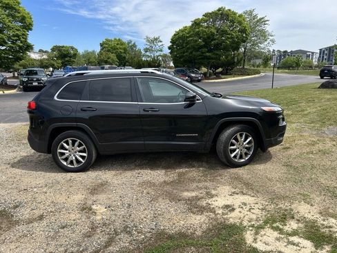 Used 2015 Jeep Cherokee Limited AWD/4WD image 3
