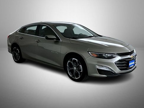 Used 2024 Chevrolet Malibu LT image 3