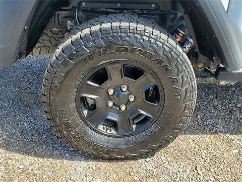 Used 2022 Jeep Gladiator Mojave image 5