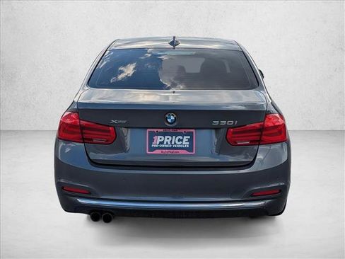 Used 2017 BMW 330i xDrive Sedan AWD/4WD image 6