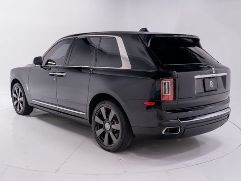 Certified 2022 Rolls-Royce Cullinan AWD/4WD image 3