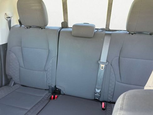 Used 2022 Toyota Tundra SR5 w/ SR5 Convenience Package AWD/4WD image 13