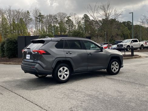 Used 2019 Toyota RAV4 LE image 3