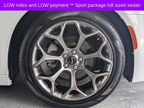 Used 2018 Chrysler 300 Touring w/ Sport Appearance Package RWD image 11