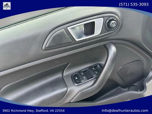 Used 2016 Ford Fiesta Titanium FWD image 21