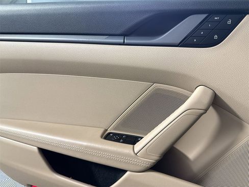 Certified 2023 Porsche 911 Carrera image 33