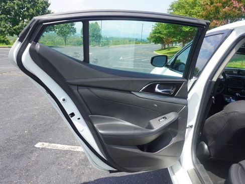 Used 2017 Nissan Maxima 3.5 S w/ Interior Lighting Package FWD image 17
