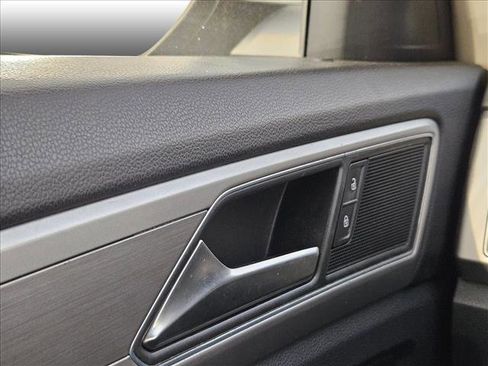 Used 2018 Volkswagen Atlas SE image 14