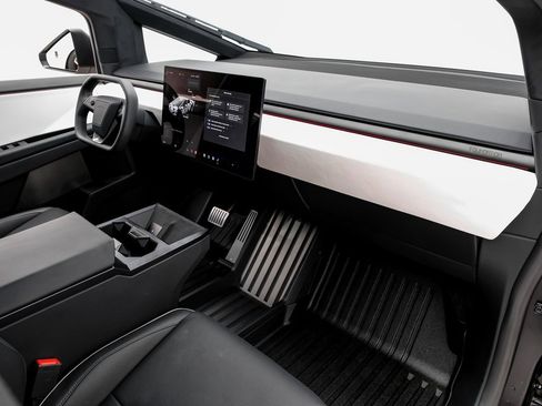 Used 2024 Tesla Cybertruck AWD Crew Cab image 10