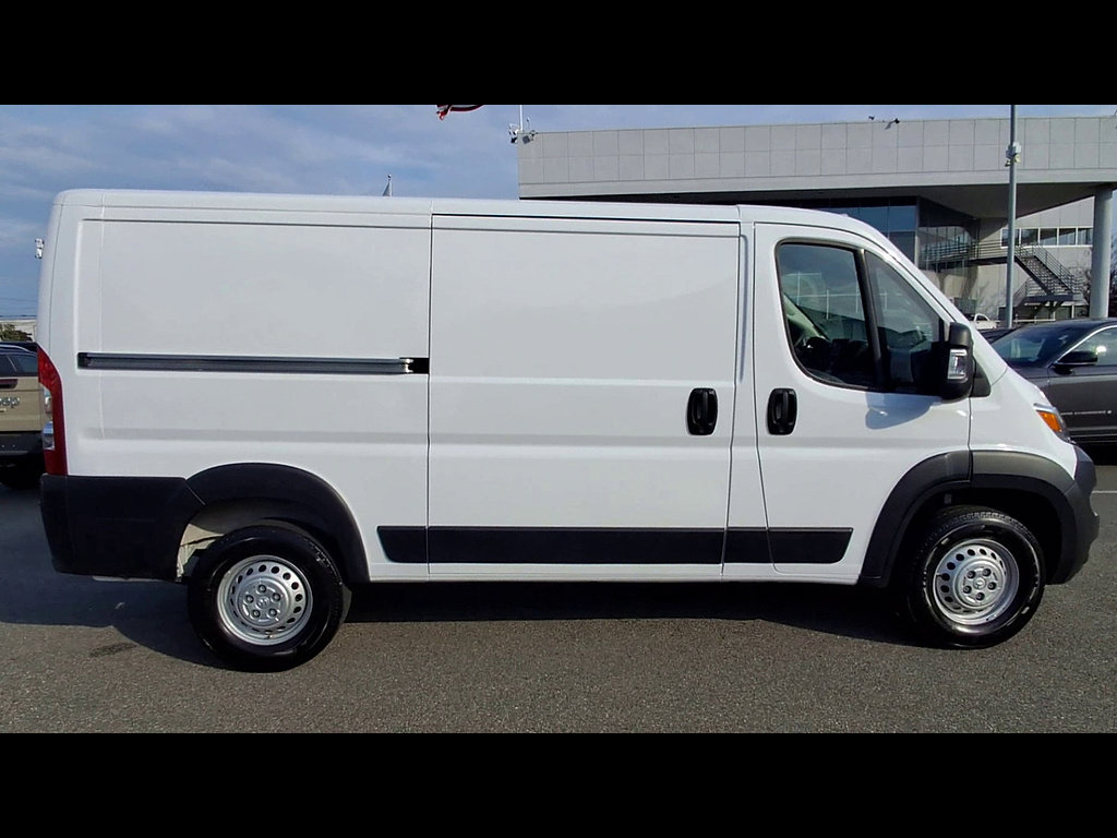 Used 2025 RAM ProMaster 2500 w/ U-Haul Equipment Group FWD image 9
