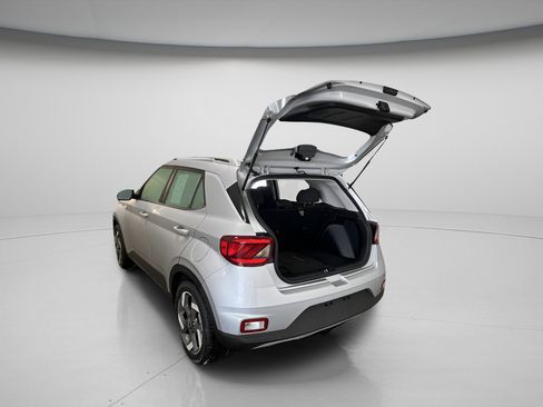 Used 2023 Hyundai Venue SEL w/ Cargo Package FWD image 10