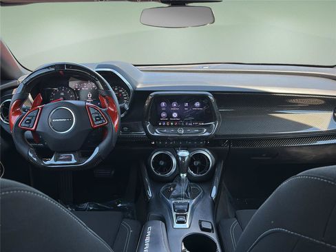 Used 2020 Chevrolet Camaro SS RWD image 9