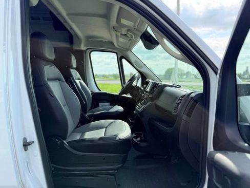 Used 2026 RAM ProMaster 2500 w/ Convenience Group FWD image 10