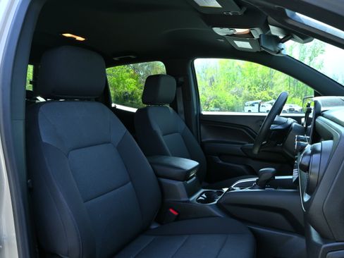 Used 2024 Chevrolet Colorado Trail Boss w/ Advanced Trailering Package image 8