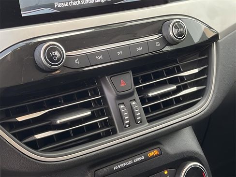 Used 2022 Ford Escape SEL image 25